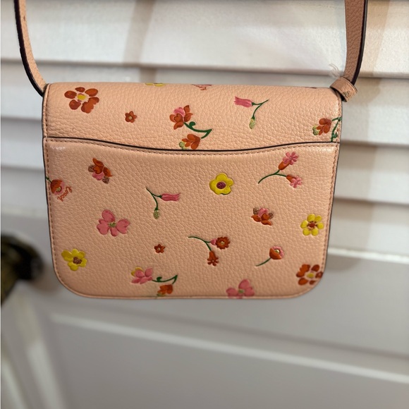 Coach Pink Floral Crossbody Bag

❤️❤️PRICE DROP FOR THE NEXT 2 hours❤️❤️ - Picture 3 of 16